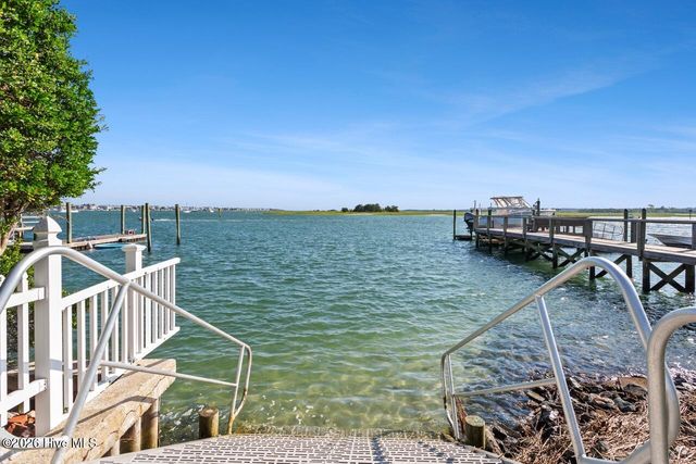 202 Live Oak Drive, Wrightsville Beach, NC 28480