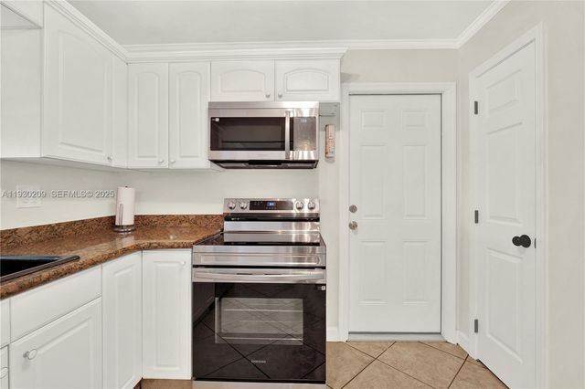 9312 SW 182nd St, Palmetto Bay, FL 33157