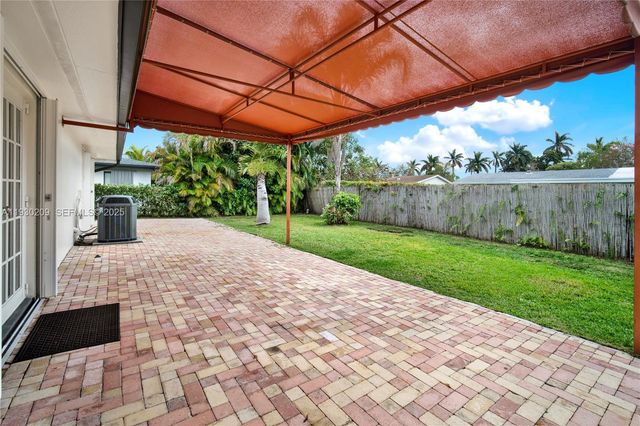 9312 SW 182nd St, Palmetto Bay, FL 33157