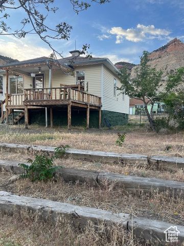 451 E 6000 N, Kenilworth, UT 84529