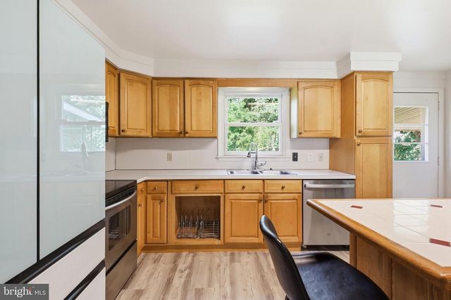 1733 POWDER MILL RD, York, PA 17403