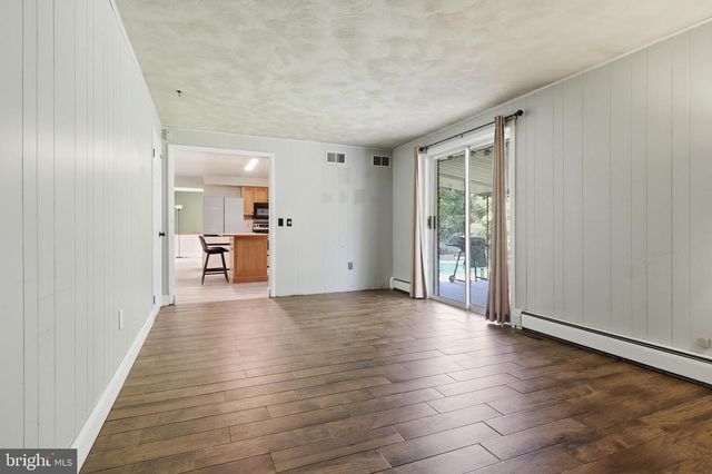 1733 POWDER MILL RD, York, PA 17403