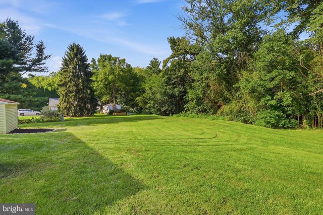 1733 POWDER MILL RD, York, PA 17403
