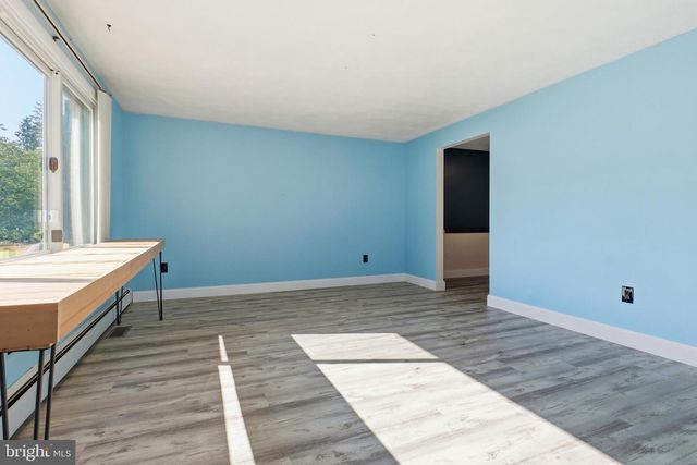1733 POWDER MILL RD, York, PA 17403