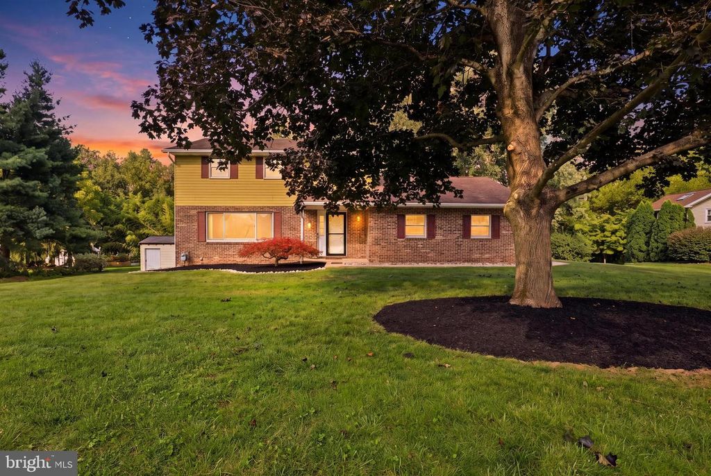 1733 POWDER MILL RD, York, PA 17403