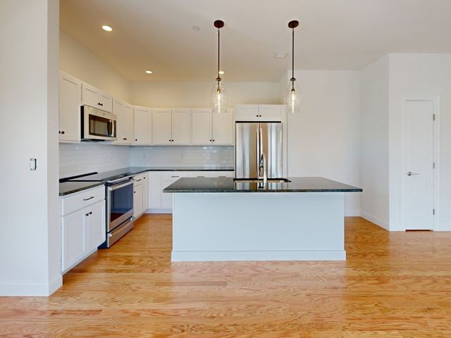 266 Monponsett Street 1201, Halifax, MA 02338