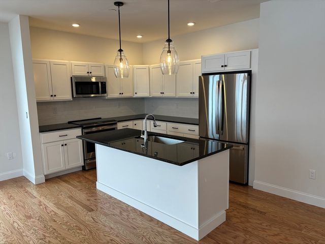 266 Monponsett Street 1201, Halifax, MA 02338