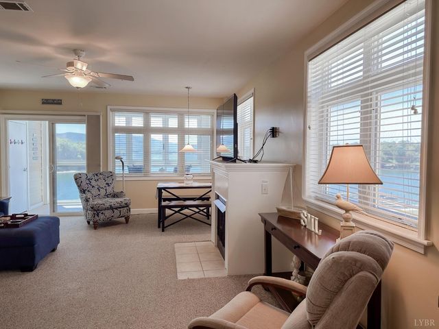 1273 Graves Harbor Trail 348, Huddleston, VA 24104