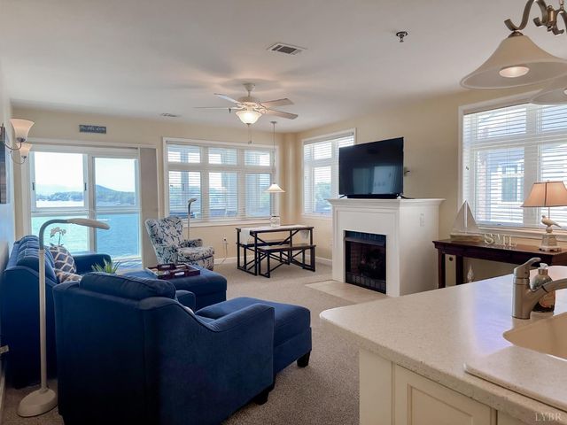 1273 Graves Harbor Trail 348, Huddleston, VA 24104