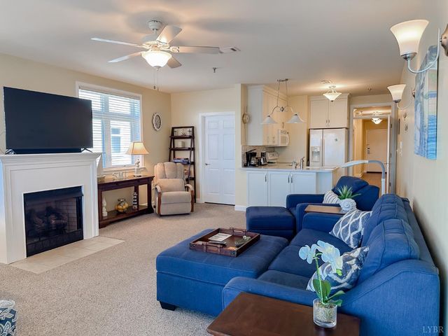 1273 Graves Harbor Trail 348, Huddleston, VA 24104