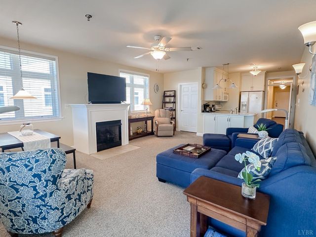 1273 Graves Harbor Trail 348, Huddleston, VA 24104