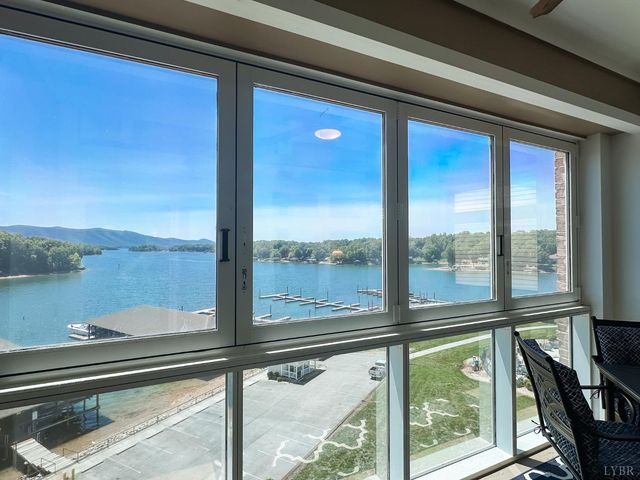 1273 Graves Harbor Trail 348, Huddleston, VA 24104