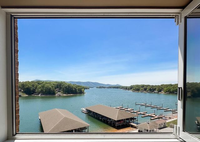 1273 Graves Harbor Trail 348, Huddleston, VA 24104