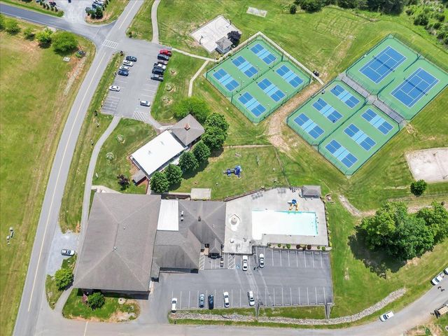 1273 Graves Harbor Trail 348, Huddleston, VA 24104
