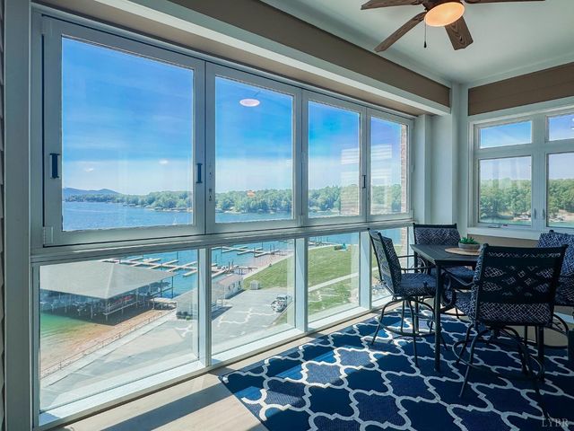 1273 Graves Harbor Trail 348, Huddleston, VA 24104