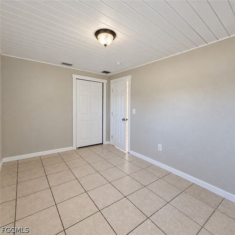 3236 Dora ST, Fort Myers, FL 33916