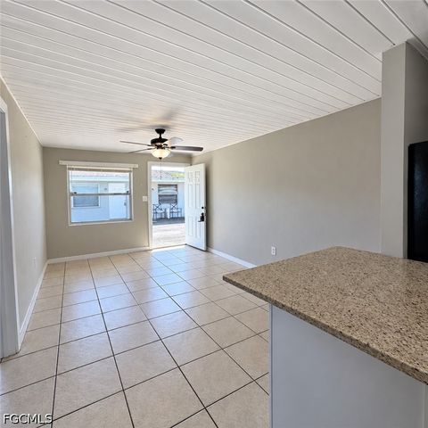 3236 Dora ST, Fort Myers, FL 33916