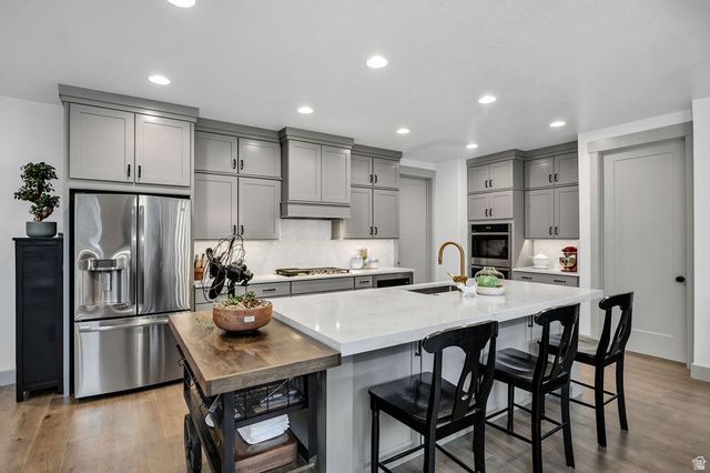 1390 E ORCHARD RIDGE LN, Kaysville, UT 84037