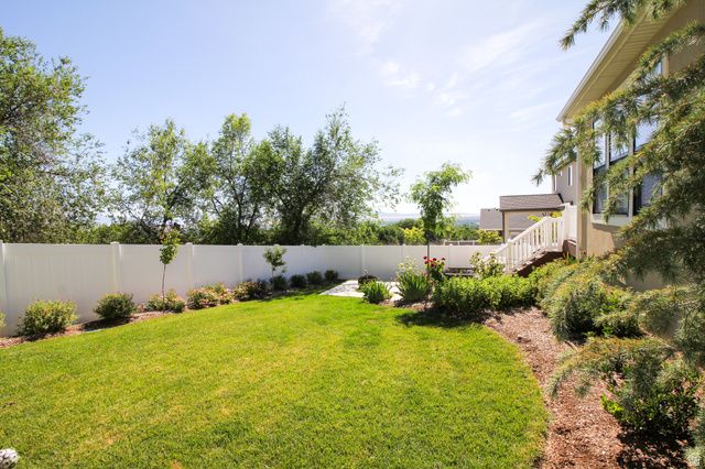 1390 E ORCHARD RIDGE LN, Kaysville, UT 84037