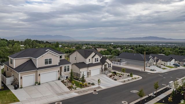 1390 E ORCHARD RIDGE LN, Kaysville, UT 84037