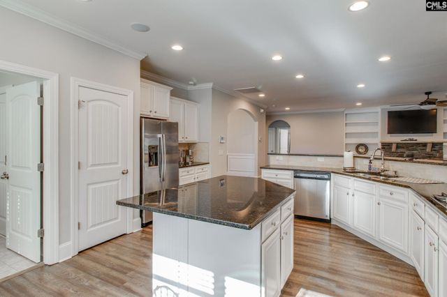 380 Bent Oak Dr, Chapin, SC 29036