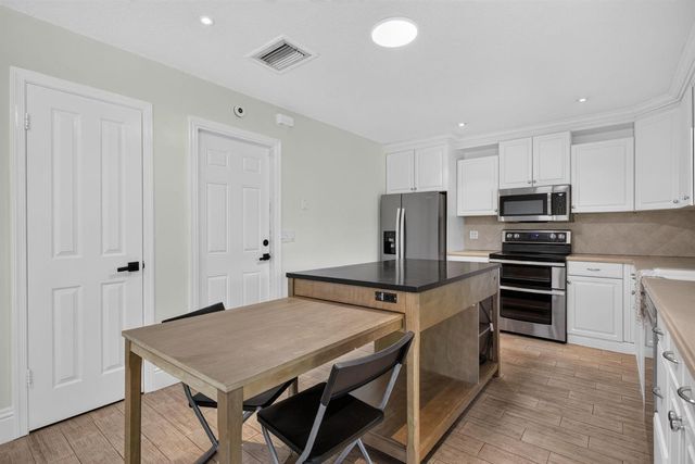 6410 NW 34TH Avenue, Fort Lauderdale, FL 33309