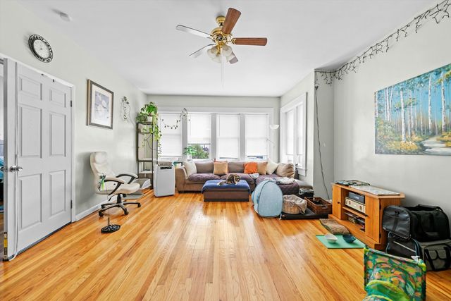 6058 S Massasoit Avenue, Chicago, IL 60638