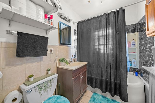 6058 S Massasoit Avenue, Chicago, IL 60638