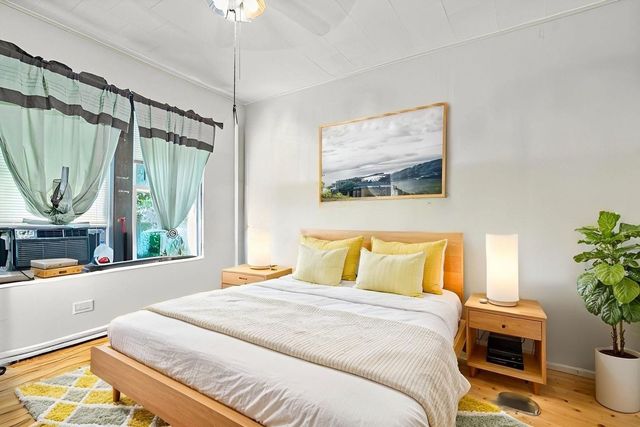 6058 S Massasoit Avenue, Chicago, IL 60638