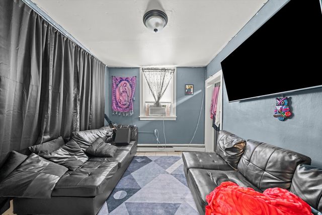 6058 S Massasoit Avenue, Chicago, IL 60638