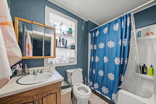 6058 S Massasoit Avenue, Chicago, IL 60638