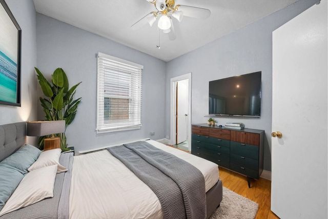 6058 S Massasoit Avenue, Chicago, IL 60638