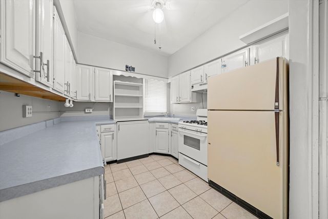 6058 S Massasoit Avenue, Chicago, IL 60638