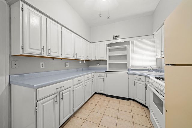 6058 S Massasoit Avenue, Chicago, IL 60638