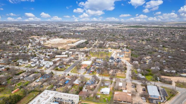 2706 Wheless LN Bldg 3, Austin, TX 78723