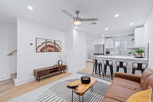 2706 Wheless LN Bldg 3, Austin, TX 78723