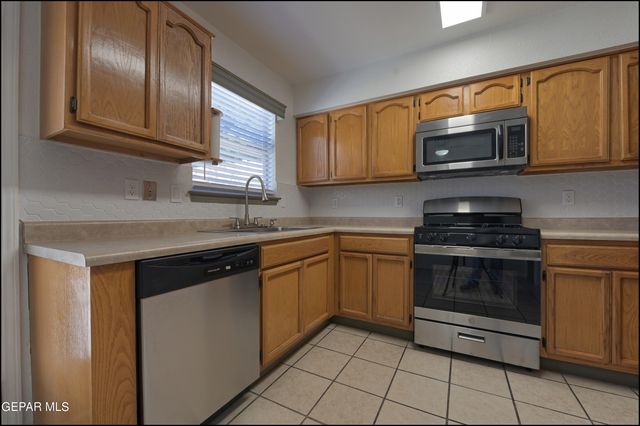 6177 Snowy River Place, El Paso, TX 79932