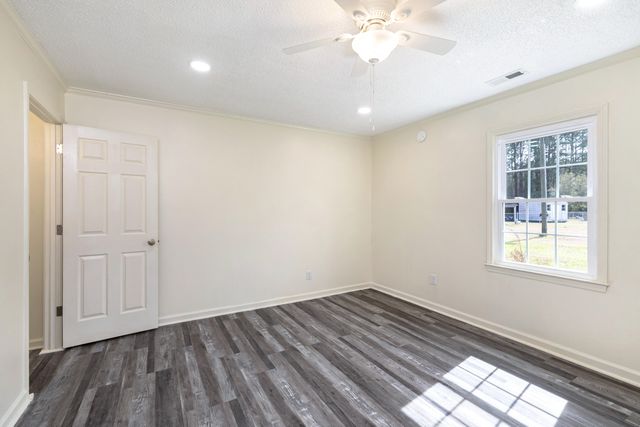 205 Eastern School Road, Mayesville, SC 29104