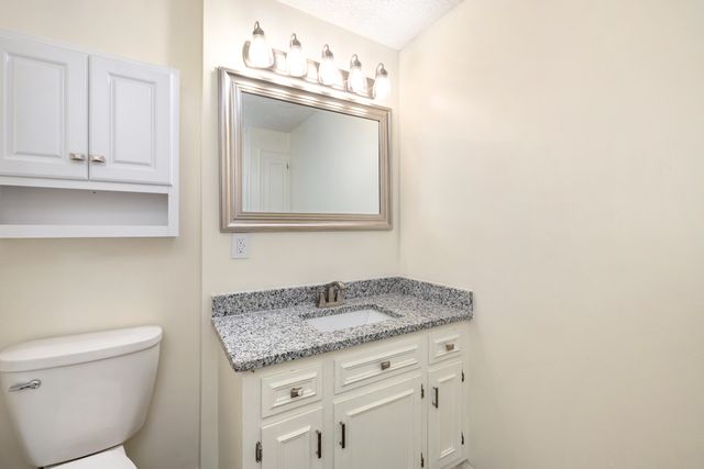 205 Eastern School Road, Mayesville, SC 29104