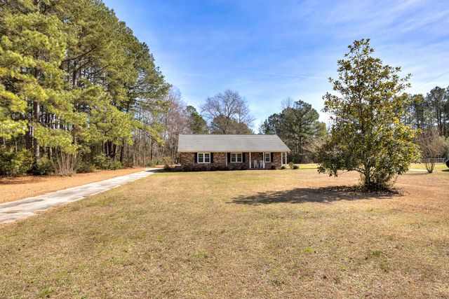 205 Eastern School Road, Mayesville, SC 29104
