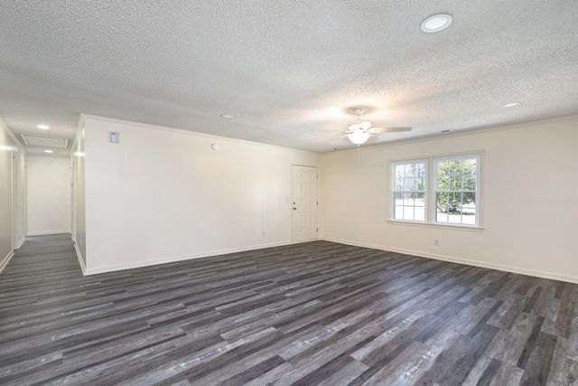 205 Eastern School Road, Mayesville, SC 29104