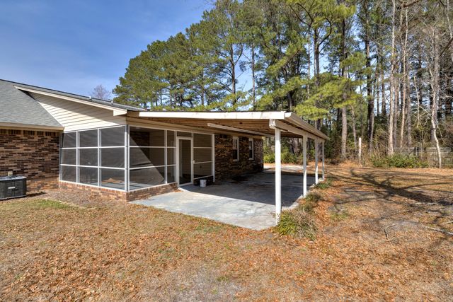 205 Eastern School Road, Mayesville, SC 29104