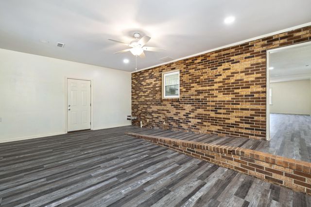 205 Eastern School Road, Mayesville, SC 29104
