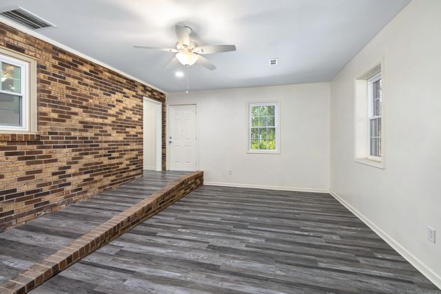 205 Eastern School Road, Mayesville, SC 29104