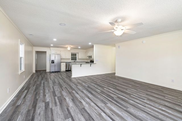 205 Eastern School Road, Mayesville, SC 29104