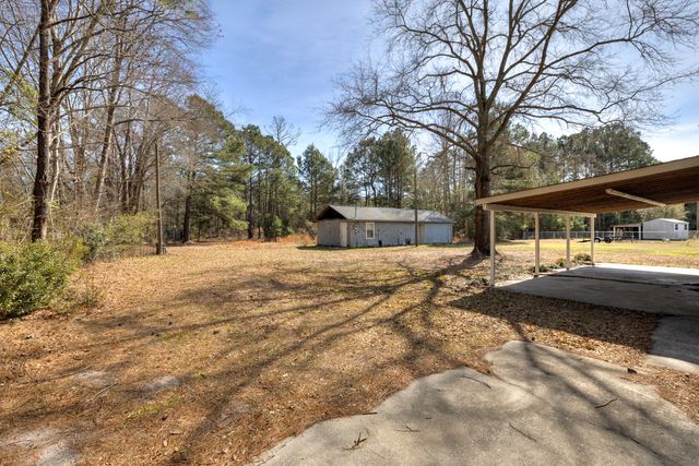 205 Eastern School Road, Mayesville, SC 29104