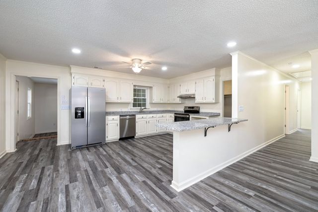 205 Eastern School Road, Mayesville, SC 29104