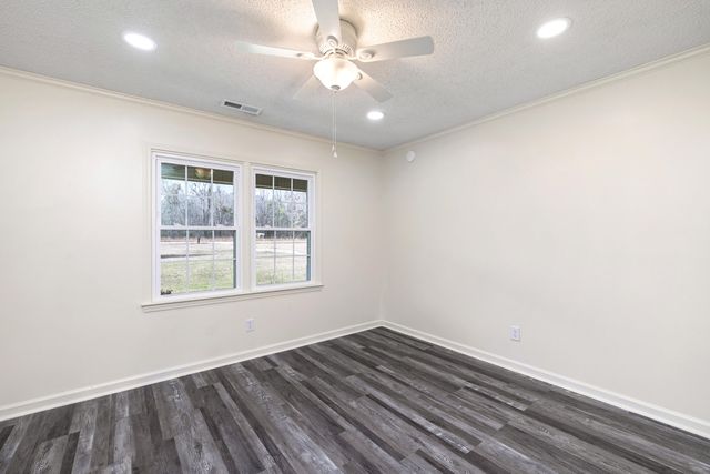 205 Eastern School Road, Mayesville, SC 29104