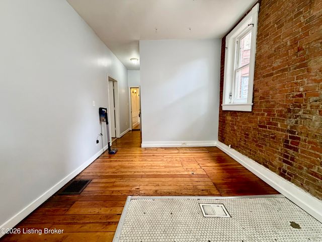 1245 S 1st St 4, Louisville, KY 40203