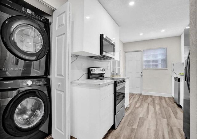 221 NW 51st Street, Fort Lauderdale, FL 33309